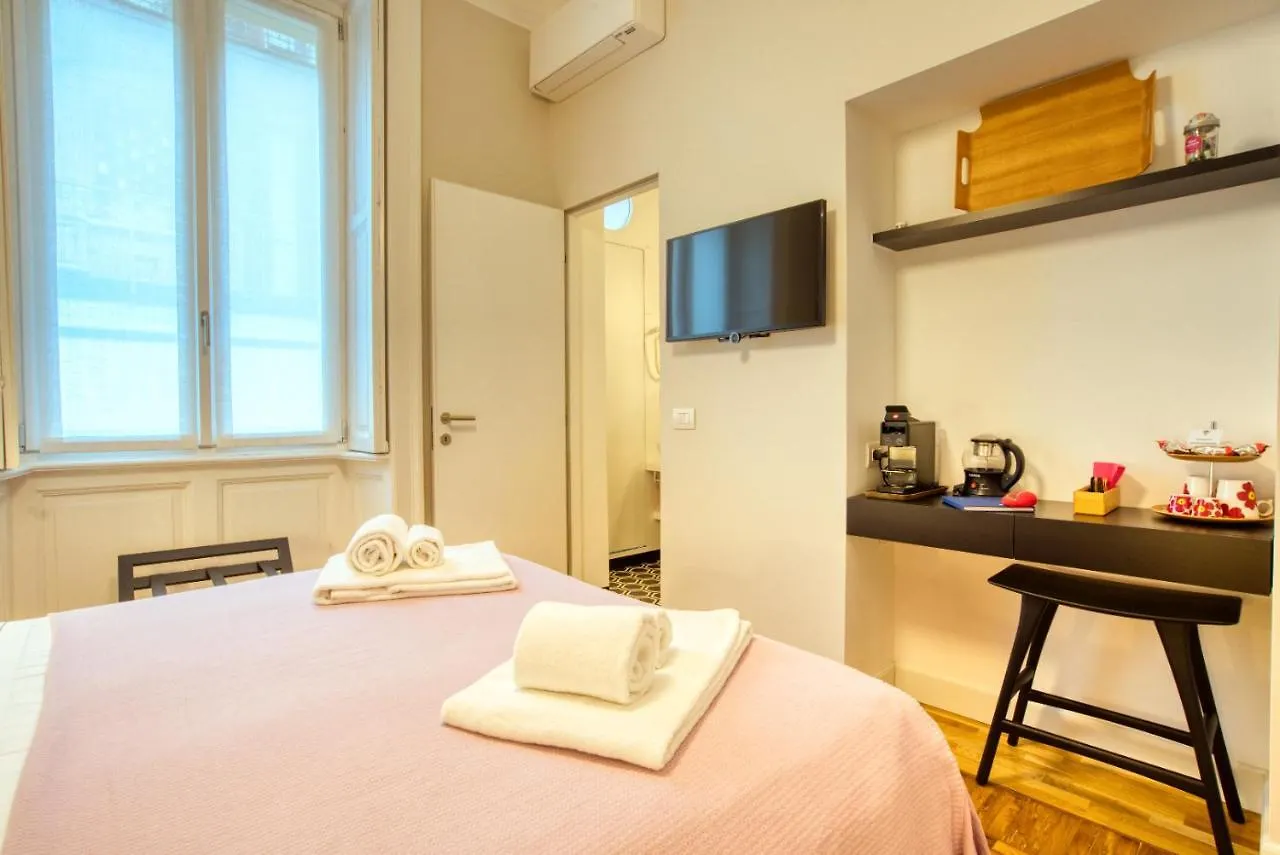 Affittacamere Dimora Claudia - Elegante Matrimoniale Con Bagno, Private Rooms, Self Check In, No Reception Milano