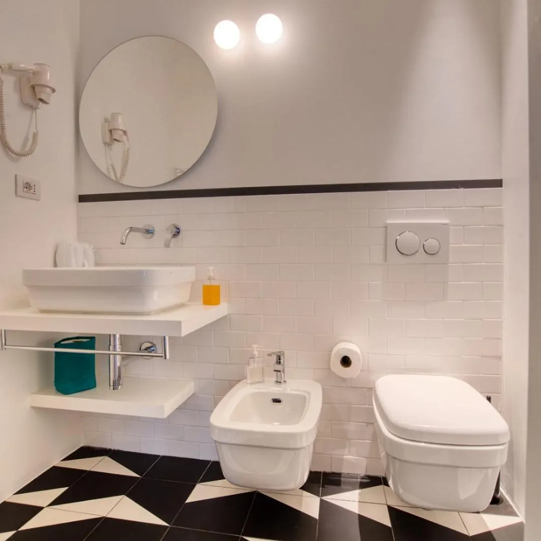 Gasthof Dimora Claudia - Elegante Matrimoniale Con Bagno, Private Rooms, Self Check In, No Reception Mailand